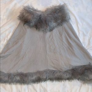 Piarossini faux fur trimmed poncho ~ Lyn Evans NWT